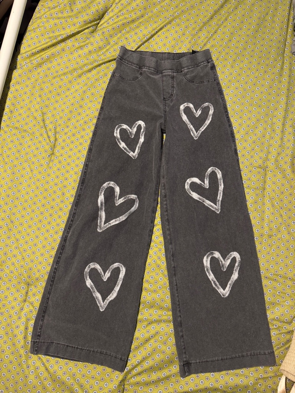 H&M Dark Gray Wide-Leg Jeans with White Heart Prints